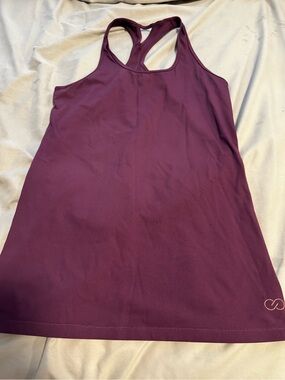 Seamless Plum Racerback Sports Tank by Carla XS
